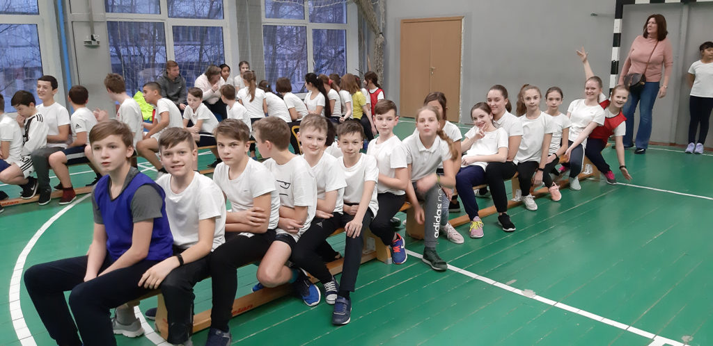 эстафеты с мячом. эстафеты для 5 класса. эстафеты для 5 класса. эстафеты 5 класс по физкультуре в зале. эстафеты по физкультуре для 5 класса.